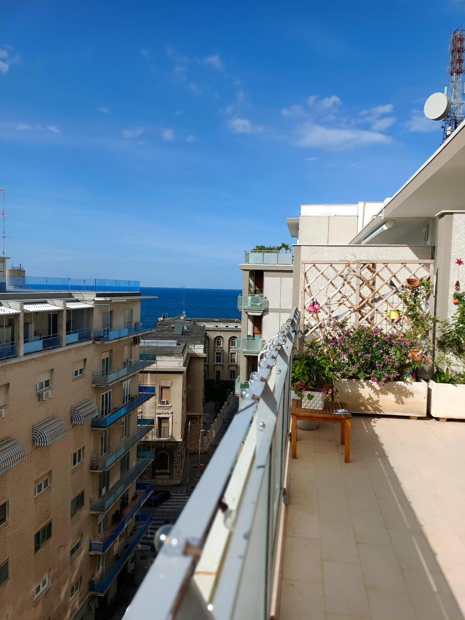 La Dimora Vista Mare Apartment Bari Exterior foto